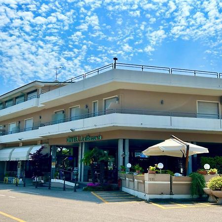 Hotel La Bussola Паденге-суль-Гарда Екстер'єр фото