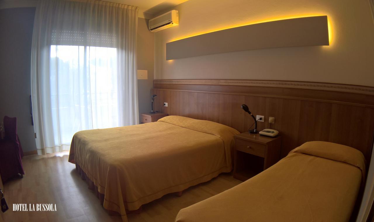 Hotel La Bussola Паденге-суль-Гарда Екстер'єр фото